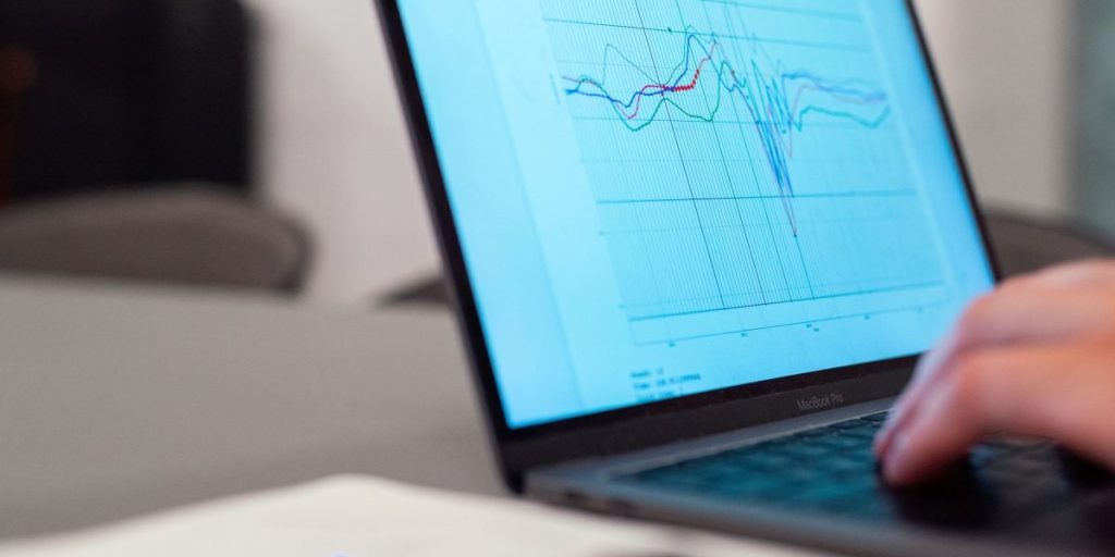 This article gives a clear, jargon-free primer on computer AI for investors, founders, and analysts who need to separate hype from real technical progress. It e...