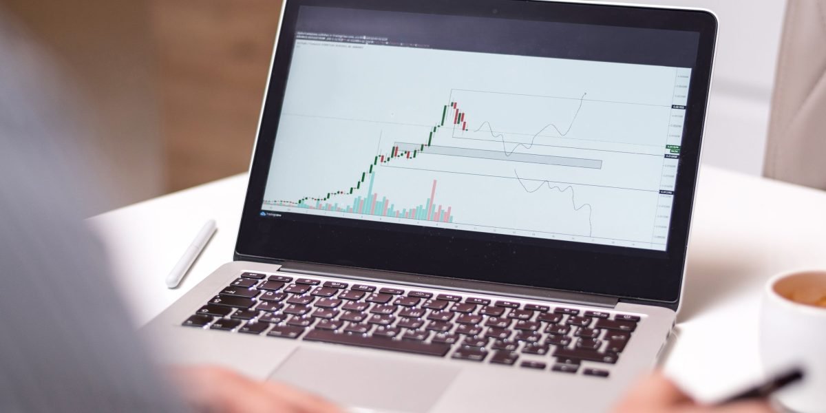 A professional contemplating complex market data, symbolizing the challenge of finding key information in the AI sector.
