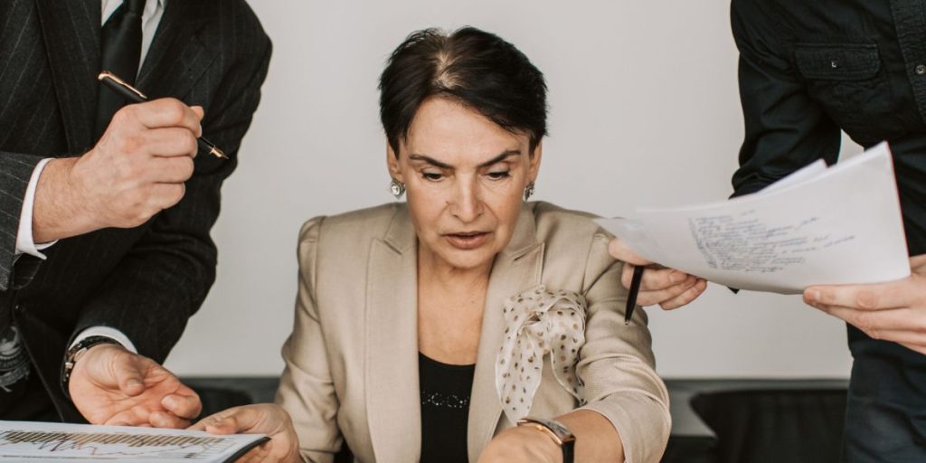 AI is reshaping how companies compete, so leaders must rethink strategy and governance rather than patching old processes. The article explains why heavy AI inv...