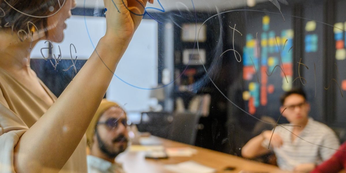 Applying evaluation frameworks helps founders choose the right partners for growth.